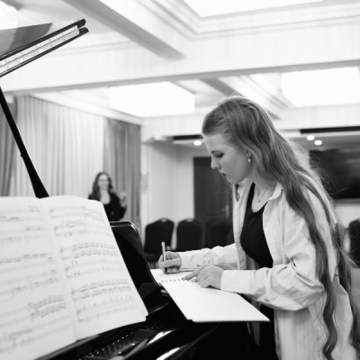 Signature book - Eva Gevorgyan